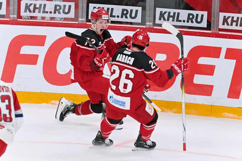 Дерек Барак – лучший снайпер чемпионата КХЛ (10 голов). Фото: hcvityaz.ru