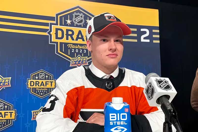 У Мичкова 5 (2+3) очков в 6 матчах и показатель полезности -6. Фото: flyers.nhl.com